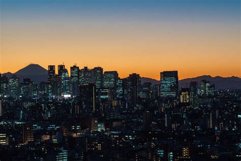 Pin by Lisa on Destinations. | Shinjuku tokyo, Sunset city, Tokyo japan