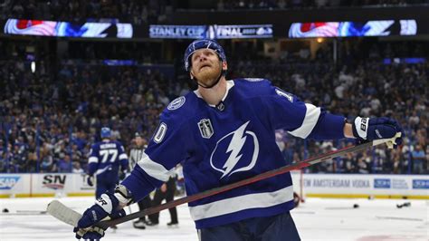 Corey Perry Stanley Cup timeline: Lightning forward suffers third ...