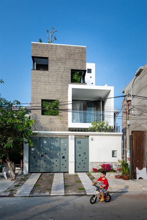 A Family House On A Small Lot In Vietnam