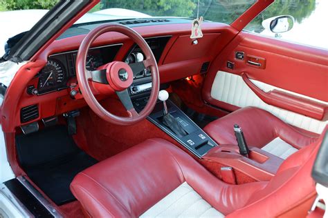 12-1980-chevrolet-corvette-interior – Autowise