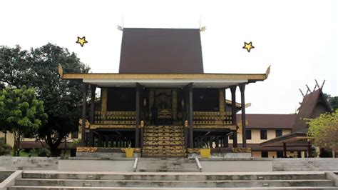Sejarah 4 Rumah Adat Kalimantan Selatan dan Filosofinya Page All | Orami