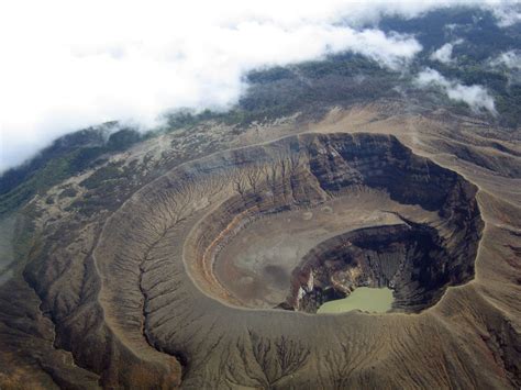 El Salvador: Land of Volcanoes