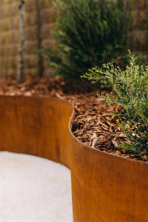 This 15.75 inch (400mm) CorTen Steel Edging is everything you can ask for in an edging product ...