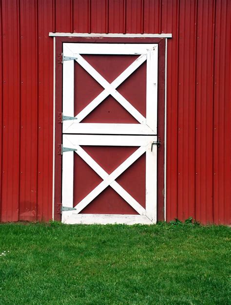 Red Barn door Free Photo Download | FreeImages