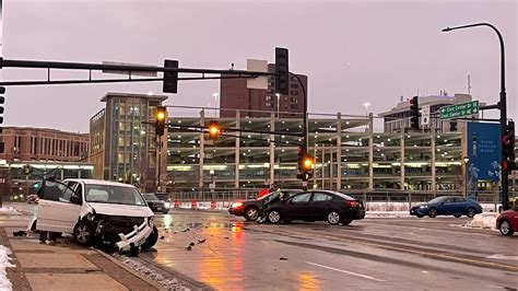 No major injuries in two-vehicle crash in downtown Rochester Monday morning - ABC 6 News ...