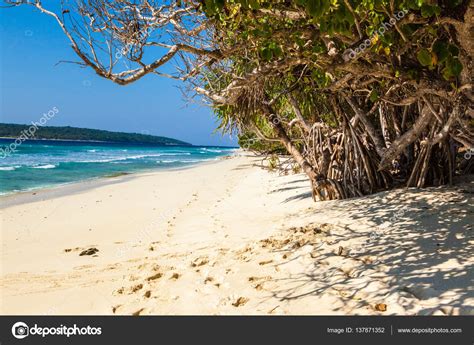 East Timor white sand beaches — Stock Photo © lopesrog #137871352