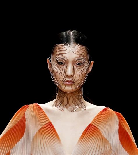 3D Printing: Iris van Herpen 3D printed “face jewellery” expresses hybridity at Paris Fashion ...