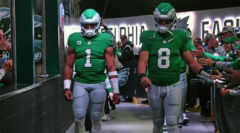 Eagles’ Throwback Kelly Green Uniforms Were Absolutely Loved by NFL Fans | WKKY Country 104.7