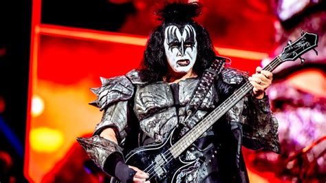 KISS’ Gene Simmons says he has hardly any friends – 97.1fm The Drive ...