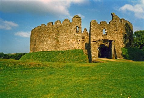 Restormel Castle Cornwall England | Restormel Castle is site… | Flickr