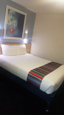 TRAVELODGE MILTON KEYNES CENTRAL - Hotel Reviews, Photos & Price ...