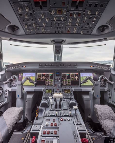 Flying Jump Seat in the Embraer E190-E2 - AirlineReporter : AirlineReporter