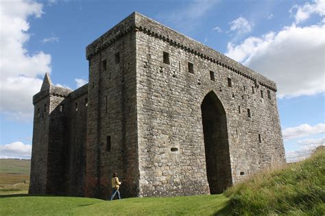 Hermitage Castle - Château de l'Hermitage (Newcastleton) Scottish Borders | Hermitage castle ...