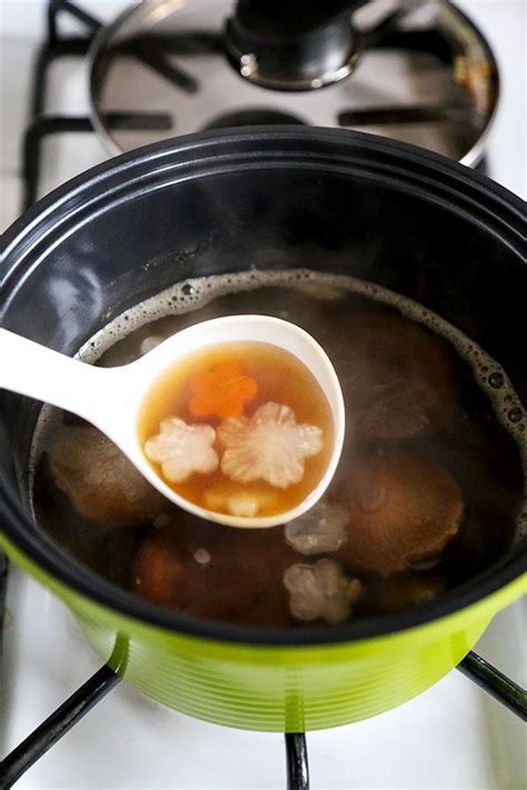 Ozoni - Japanese New Year Mochi Soup (お雑煮) | Recipe | Asian soup recipes, Food, Ozoni soup recipe