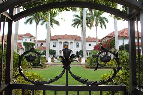 Southwest Daily Images: Do Gates Turn a Big House into a Mansion?