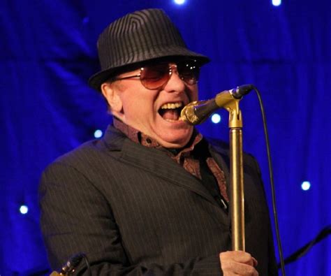 Van Morrison Biography - Facts, Childhood, Family Life & Achievements of Irish Singer