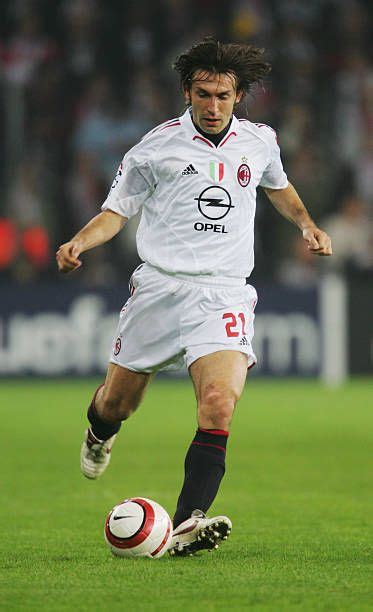 Andrea Pirlo of AC Milan in 2005. | Giocatori di calcio, Calcio ...