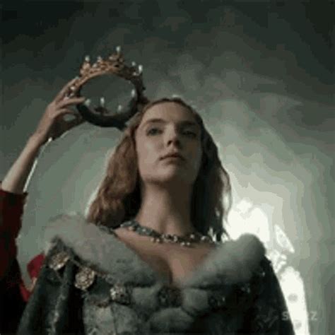 Queen Crown GIF - Queen Crown - Discover & Share GIFs