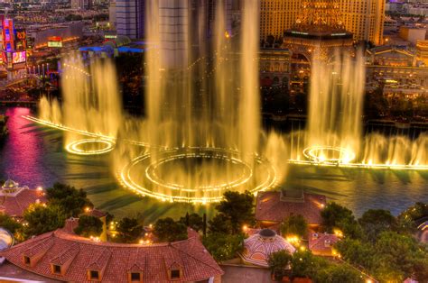 The Bellagio Fountains at Night | The famous fountains at th… | Flickr