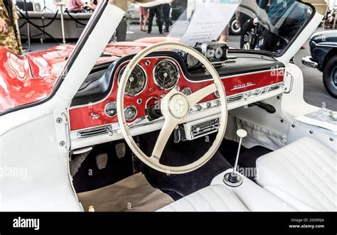 Mercedes 300 sl gullwing interior hi-res stock photography and images ...