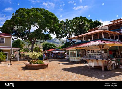 Shops and restaurants on Front Street, Lahaina, Maui, Hawaii, USA Stock ...