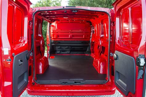 Vauxhall Vivaro van dimensions (2014-on), capacity, payload, volume ...