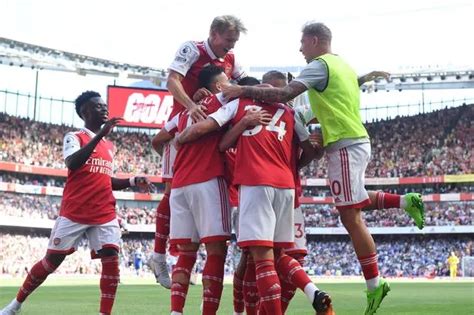 What Gabriel Jesus hilariously did to Emile Smith Rowe during Arsenal celebration vs Leicester ...