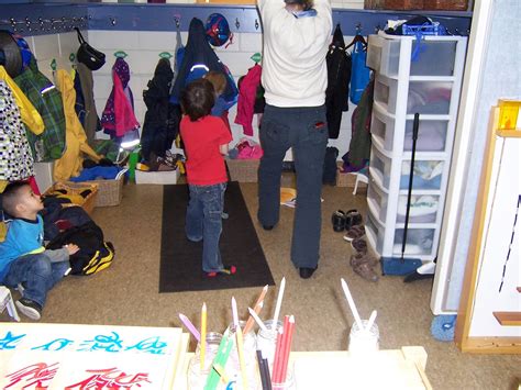 The Montessori Child at Home: Yoga in the home.