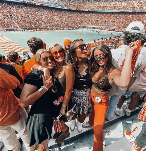 Pin on GAMEDAY🤩🤠🤭 | Gameday outfit, College football game outfit ...