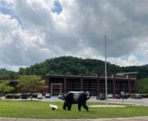 Harlan County School Board hears Gear Up update - Harlan Enterprise | Harlan Enterprise