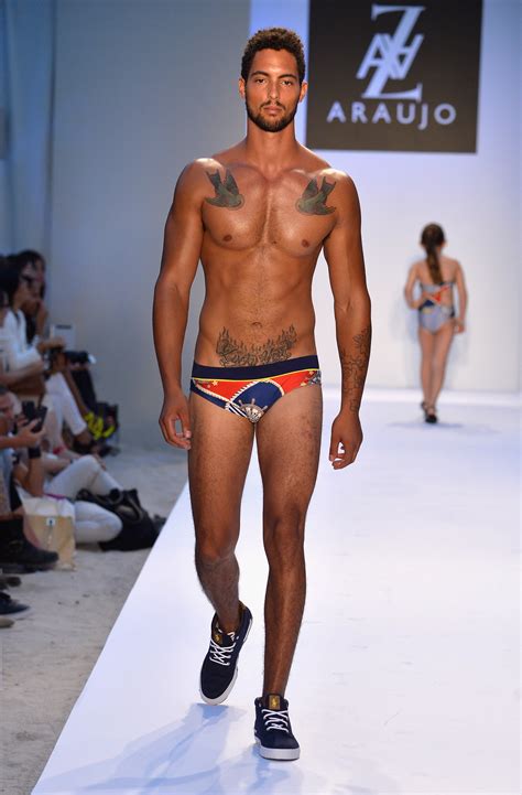 10 Hot Men in Bathing Suits You Have to See | StyleCaster