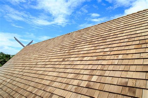 8 Ways Cedar Shakes Can Transform Your Roof for the Better - Advantage Construction