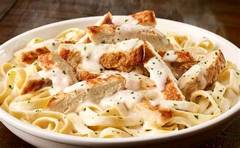 Chicken Alfredo | Olive garden alfredo sauce, Pasta dishes, Alfredo sauce