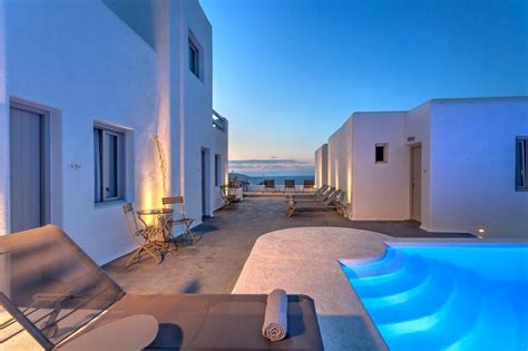 Papadakis Hotel in Naoussa, Paros | Greeka