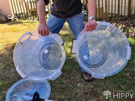 DIY Two-Bucket Hand-Crank Washing Machine