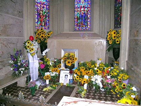 Michael Joe Jackson tomb at Forest Lawn Cemetary in Glendale, CA. | Photos of michael jackson ...