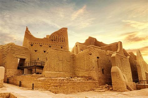 9 Top Tourist Attractions To Visit In Saudi Arabia This Year