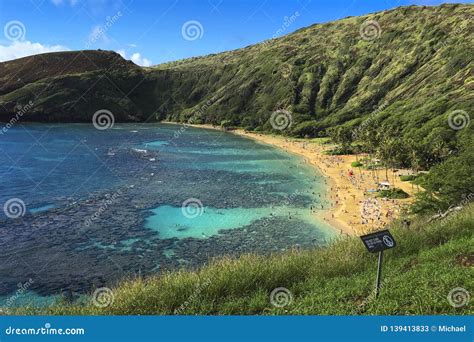 Overlook of Hanauma Bay with Coral Reef Located on Oahu, Hawaii Stock ...