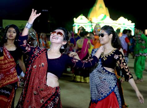 Navratri Garba events live videos from across Gujarat | DeshGujarat