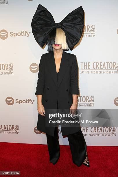 Sia (Singer) Photos and Premium High Res Pictures - Getty Images