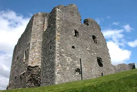 Dundonald Castle Feature Page on Undiscovered Scotland