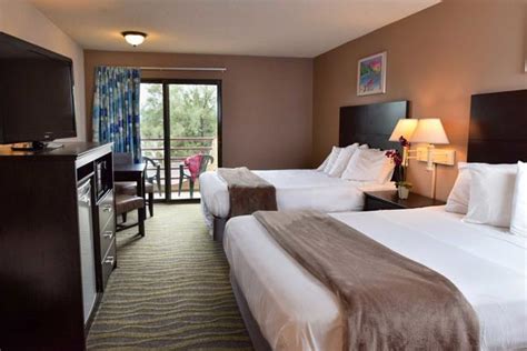 Atlantis Hotel Wisconsin Dells Rooms and Suites - in-room Jacuzzi Tub