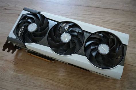 Nvidia GeForce RTX 3090 vs. AMD Radeon 6950 XT: Which should you buy? | PCWorld