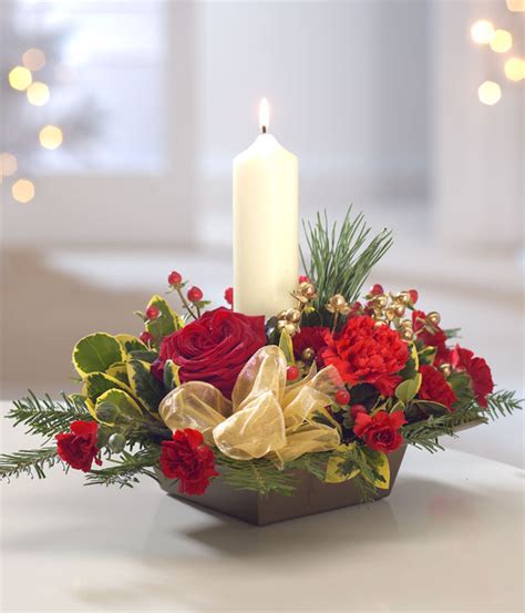 15 Easy And Stunning Christmas Centerpiece Ideas - Easyday