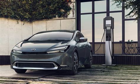 Are Electric Cars Impacting the Popularity of the Toyota Prius?