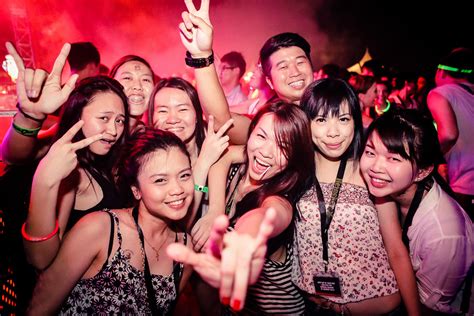 Singapore Nightlife Photographer | Milton Studios