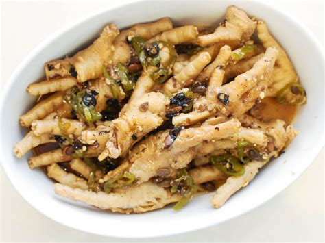 Dim Sum Classics: Braised Chicken Feet (Phoenix Claws)