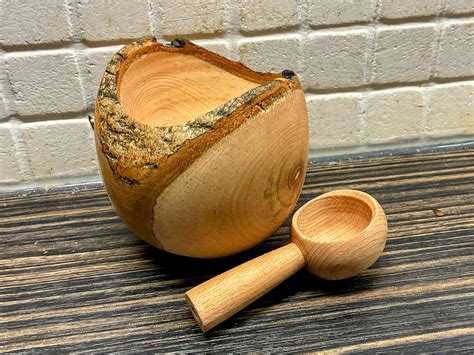 A small salt pot & spoon I made today : r/turning