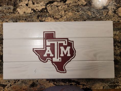 Customized College Signs/Flags - Big Horn Flags & Woodworking