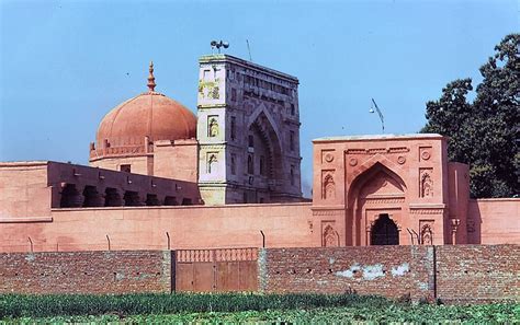 Lal Darwaza Masjid - Islamic Architecture in India